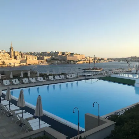 Cozy 2 Bedroom In Slima Tigne Point *