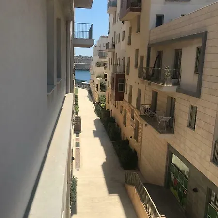 Cozy 2 Bedroom In Slima Tigne Point *