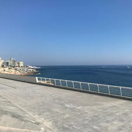 Cozy 2 Bedroom In Slima Tigne Point Sliema