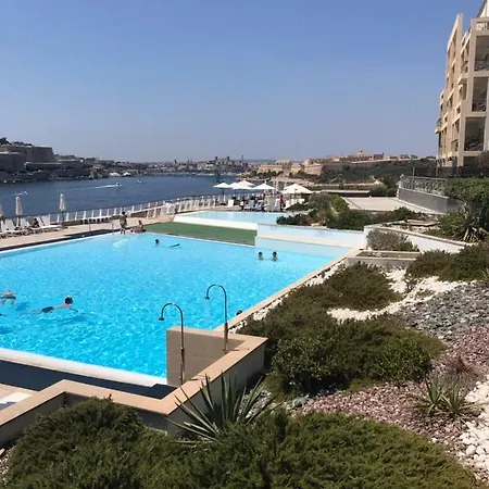 Cozy 2 Bedroom In Slima Tigne Point * Sliema